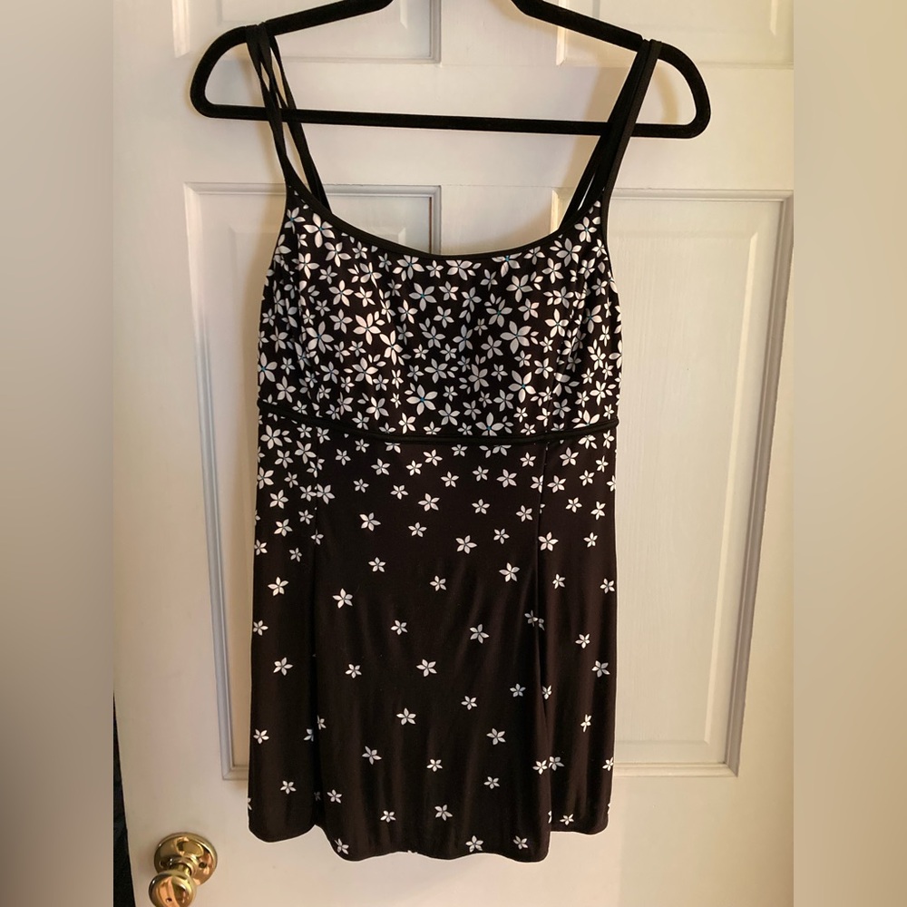 So Flattering! Robby Len One Piece Swim Dress Fast Dry Comfy Sz 10